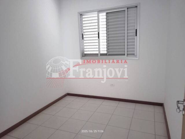 Apartamento para Locação em Arapongas - 3