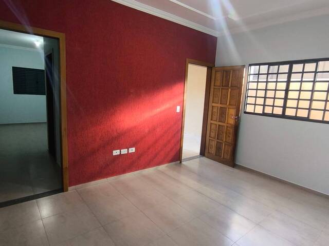 #2833 - Casa para Venda em Arapongas - PR - 3