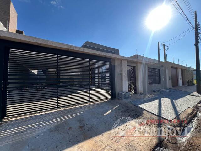 #2844 - Casa para Venda em Arapongas - PR - 2