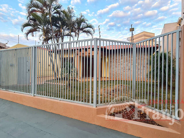 #2854 - Casa para Venda em Arapongas - PR - 1