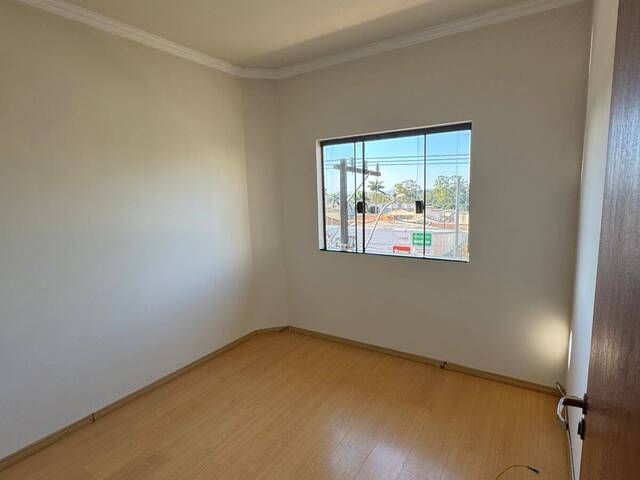 #2871 - Apartamento para Locação em Arapongas - PR - 2