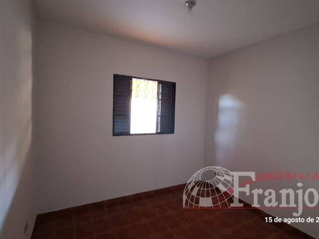 #2876 - Casa para Locação em Arapongas - PR