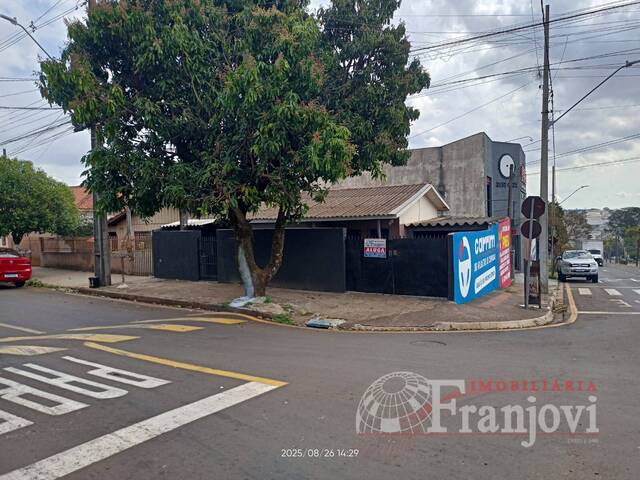 #2900 - Casa para Locação em Arapongas - PR - 2