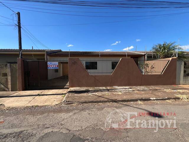 #2903 - Casa para Venda em Arapongas - PR - 2