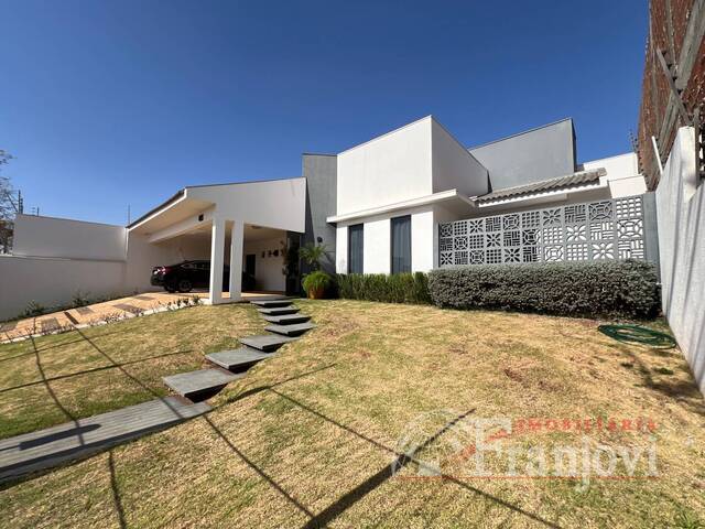 #2904 - Casa para Venda em Arapongas - PR - 3