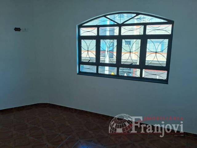 #2913 - Apartamento para Locação em Arapongas - PR - 2