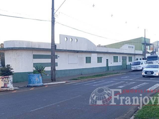 #2924 - Salão Comercial para Locação em Arapongas - PR - 2