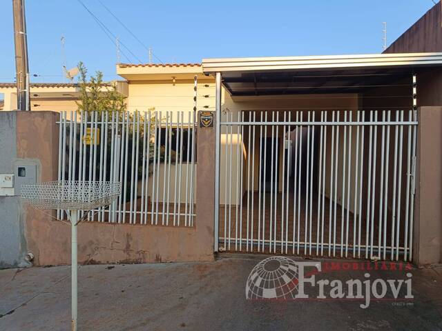 #2937 - Casa para Venda em Arapongas - PR - 2
