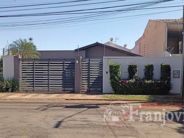#2949 - Casa para Locação em Arapongas - PR - 2