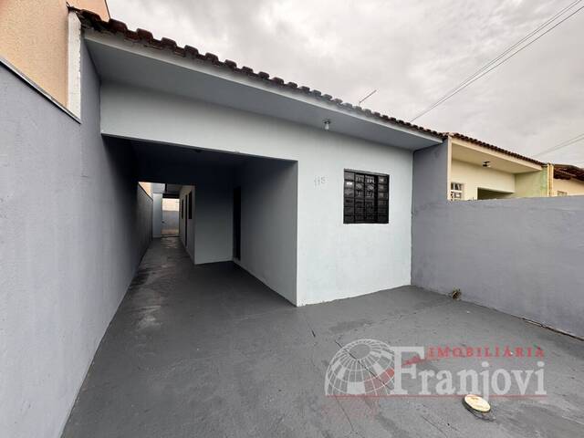 #2951 - Casa para Locação em Arapongas - PR - 2
