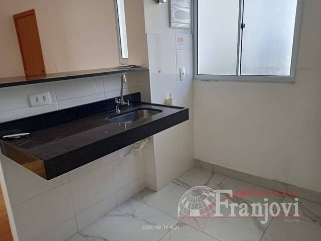 #2953 - Apartamento para Locação em Arapongas - PR - 2