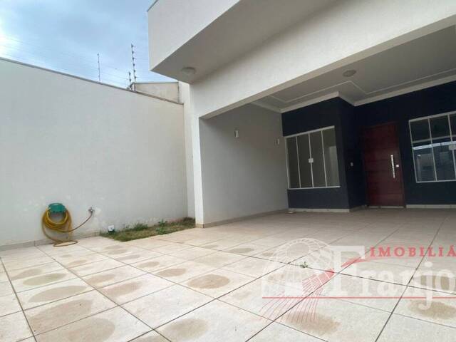#2957 - Casa para Venda em Arapongas - PR - 2