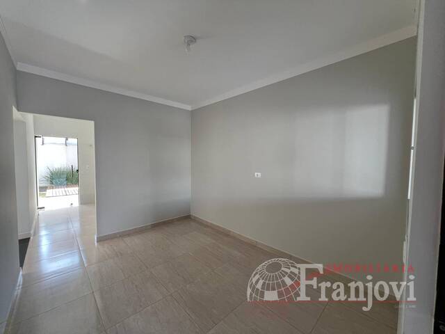 #2963 - Casa para Venda em Arapongas - PR - 3