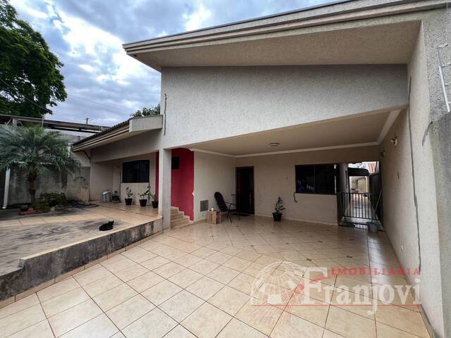 #2965 - Casa para Venda em Arapongas - PR - 2