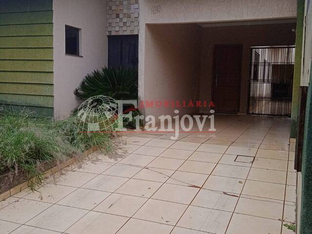 #1646 - Casa para Venda em Arapongas - PR