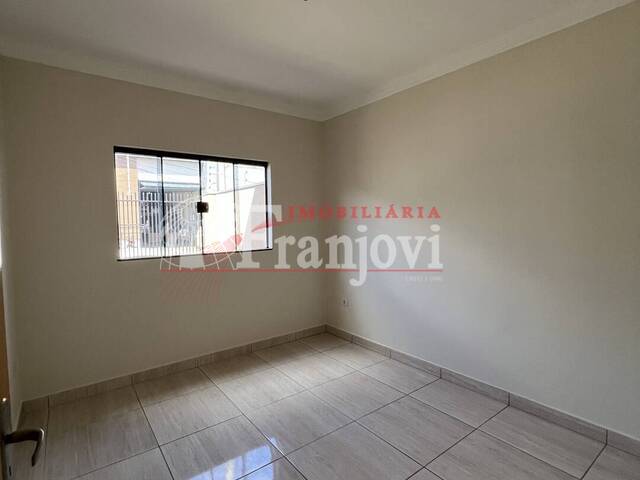 #2991 - Casa para Venda em Arapongas - PR - 3