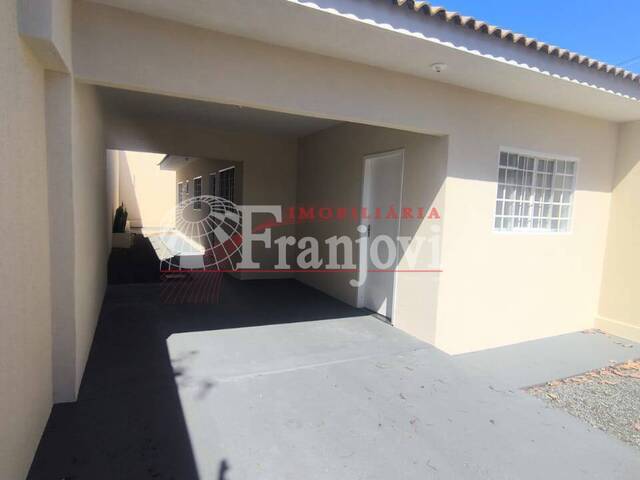 #2998 - Casa para Venda em Arapongas - PR - 1