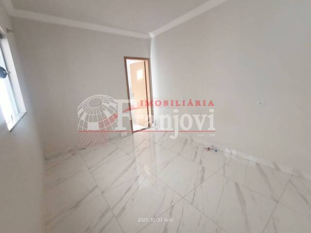 #3001 - Casa para Locação em Arapongas - PR - 2