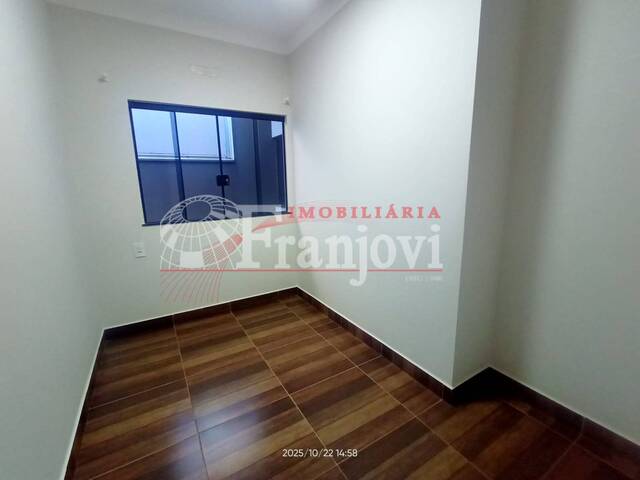 #2941 - Casa para Locação em Arapongas - PR - 2