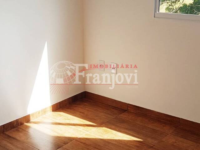 #3012 - Apartamento para Locação em Arapongas - PR - 3