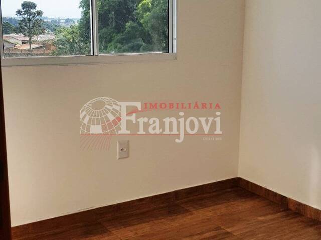 #3012 - Apartamento para Locação em Arapongas - PR - 2