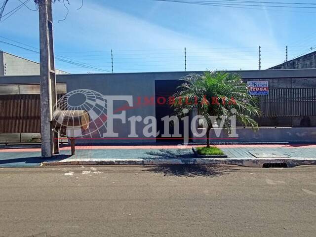 #3020 - Casa para Locação em Arapongas - PR - 1