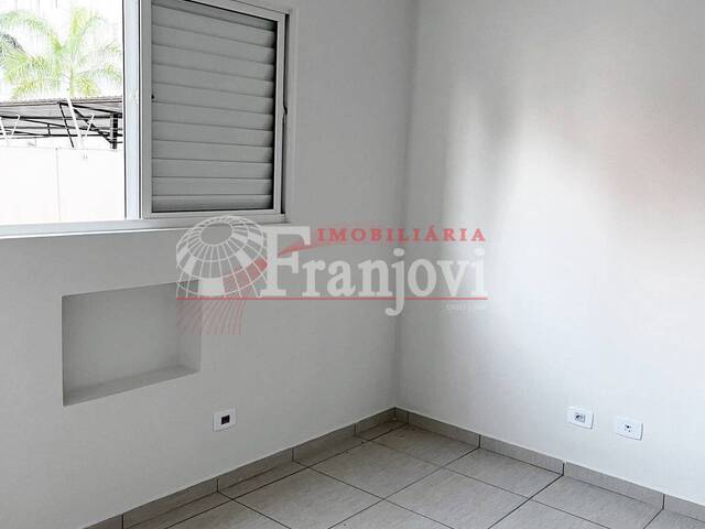 #3032 - Apartamento para Locação em Arapongas - PR - 3