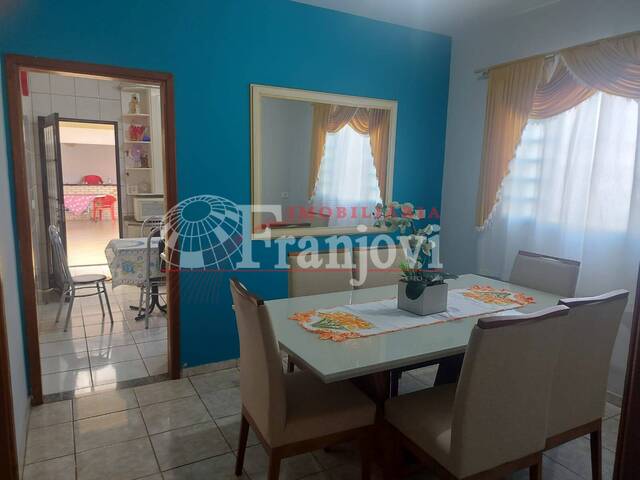 #3041 - Casa para Venda em Arapongas - PR - 3