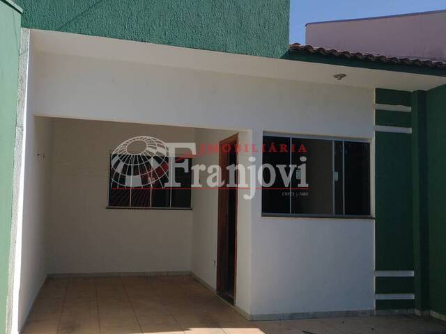 #3047 - Casa para Venda em Arapongas - PR - 1