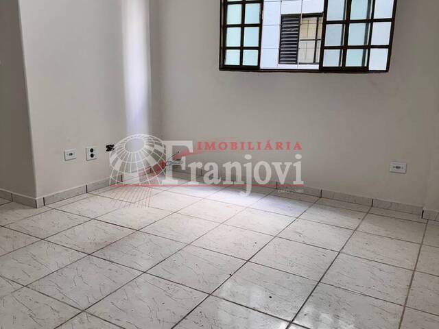 #3058 - Apartamento para Venda em Arapongas - PR - 2