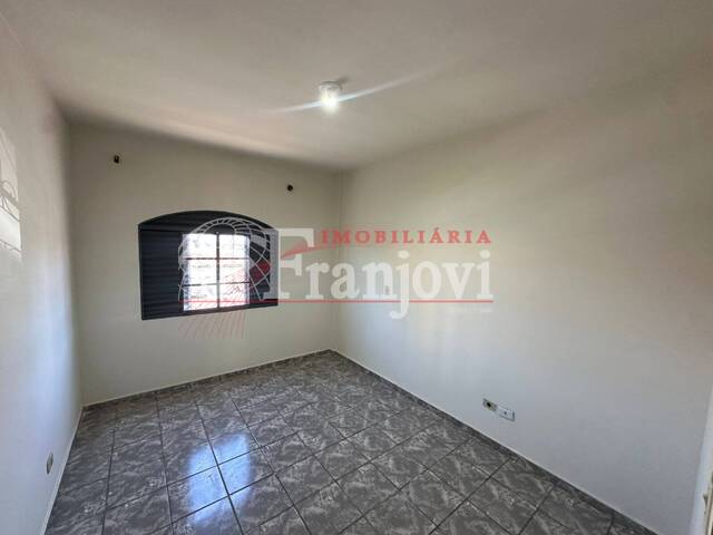 #3059 - Apartamento para Locação em Arapongas - PR - 2