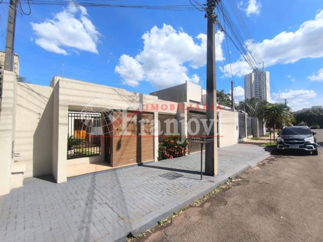 #3074 - Casa para Venda em Arapongas - PR - 2