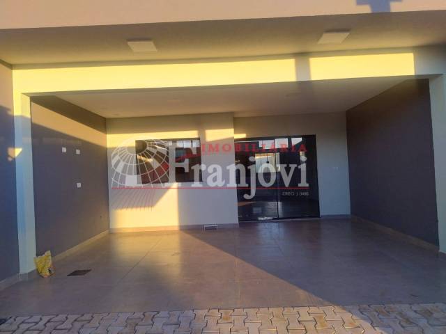 #3083 - Casa para Venda em Arapongas - PR - 2