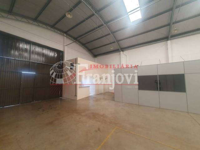 #3092 - Barracão para Locação em Arapongas - PR - 2