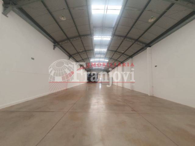 #3092 - Barracão para Locação em Arapongas - PR - 3