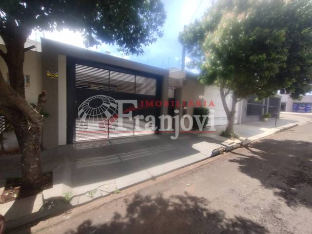 #3111 - Casa para Venda em Arapongas - PR - 1