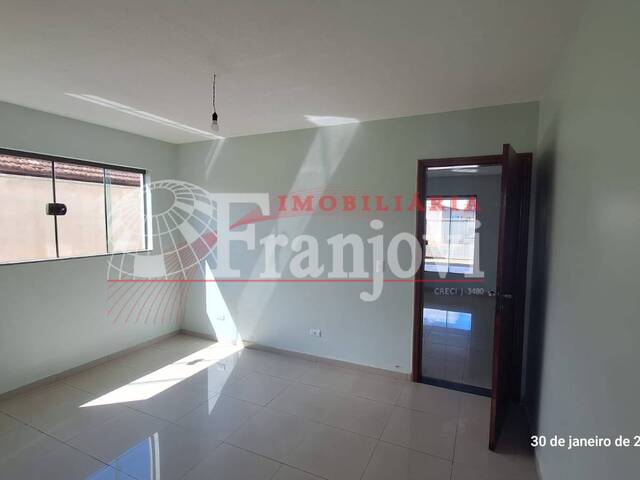 #3142 - Sobrado para Locação em Arapongas - PR - 2