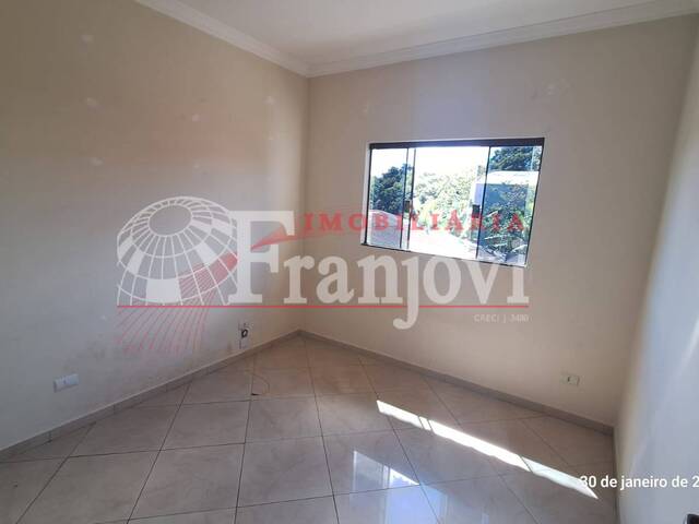 #3142 - Sobrado para Locação em Arapongas - PR - 3