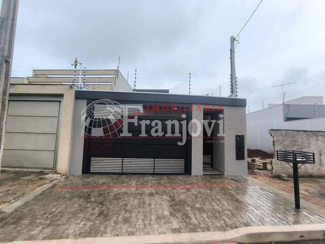 #3179 - Casa para Venda em Arapongas - PR - 2