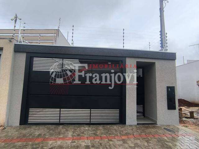 #3179 - Casa para Venda em Arapongas - PR