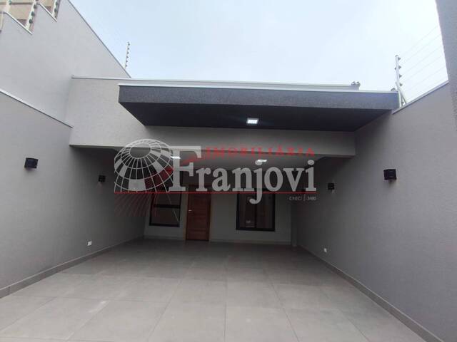 #3179 - Casa para Venda em Arapongas - PR - 3