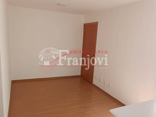 #3182 - Apartamento para Venda em Arapongas - PR - 3