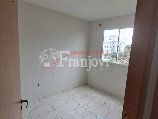 #3193 - Apartamento para Locação em Arapongas - PR - 2