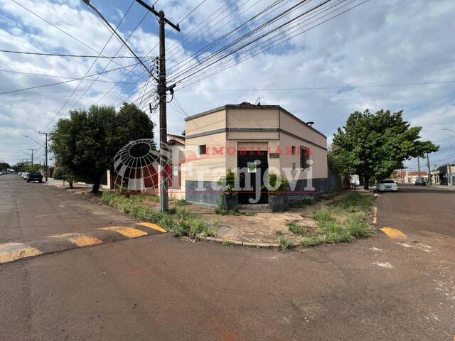 #3223 - Casa para Venda em Arapongas - PR - 1