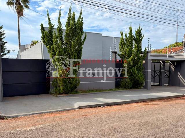 #3245 - Casa para Venda em Arapongas - PR - 3