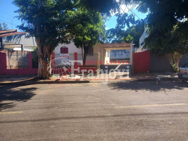 #3252 - Casa para Venda em Arapongas - PR - 1