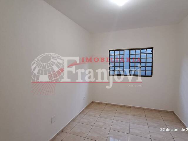#3262 - Apartamento para Locação em Arapongas - PR - 2