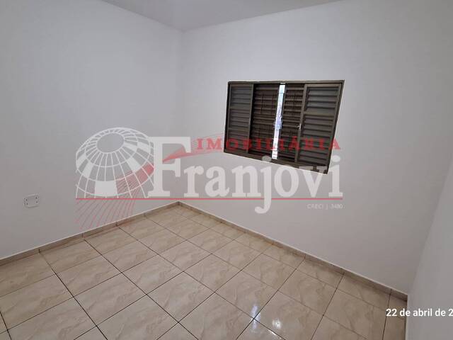 #3262 - Apartamento para Locação em Arapongas - PR - 3
