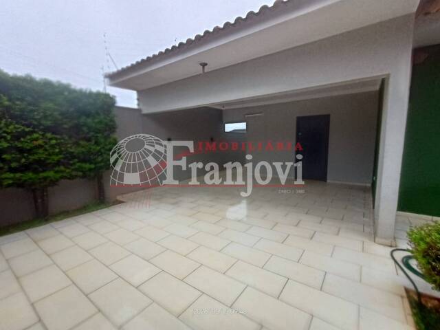 #3199 - Casa para Locação em Arapongas - PR - 3