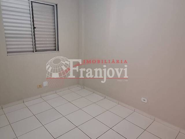 #3281 - Apartamento para Locação em Arapongas - PR - 2